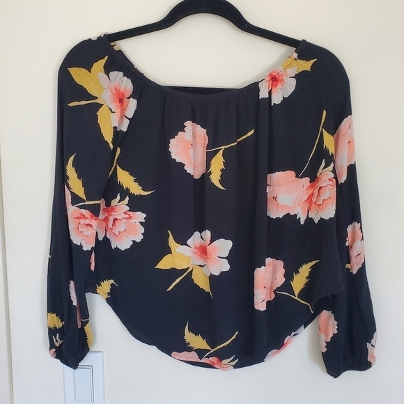 Billabong Mi Amore Floral Print Off-The-Shoulder Top - Picture 2 of 11